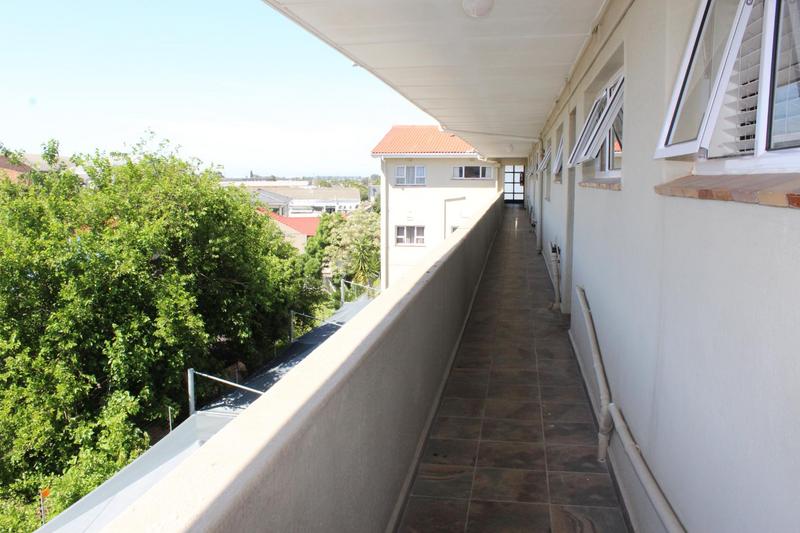 2 Bedroom Property for Sale in Fairfield Estate Western Cape